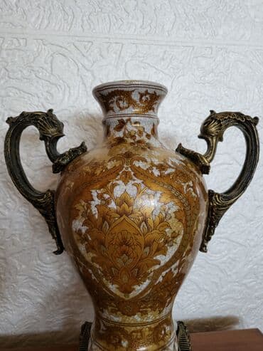 vaza sa cvecem crtez: Vaza nova iz 50ih god. porcelan,neka vrsta legure. rucni rad — 11