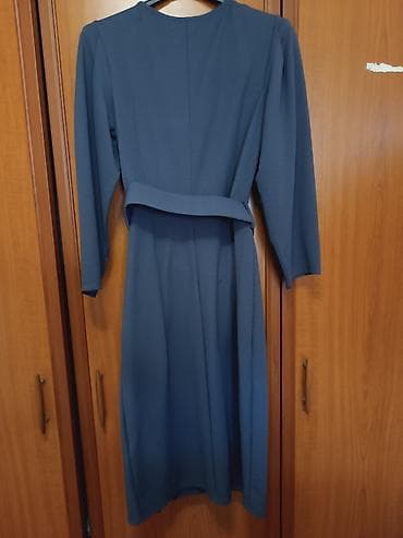 midi haljine: MOHITO midi haljina s pojasom - Model: elegantna midi haljina uskog — 3
