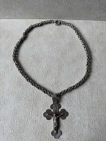 Masivan srebrni lanac sa krstom 925 (61.7g, 57.5cm) Prodajem masivan