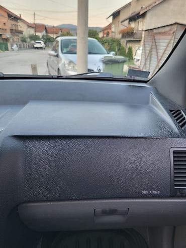 Hyundai Getz 1.4 2003. godište Kilometraža:202.000 km Gorivo:Benzin — 2