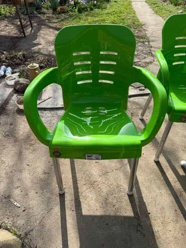 iznajmljivanje stolova i stolica: Bastenski set ! Sto sa četiri ili sest stolice dimenzija stola 120x70 — 7