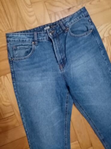 push up pantalone: Stradivarijus
MOM
38 velicina
Jednom obučene.
Nemaju oštećenja — 4
