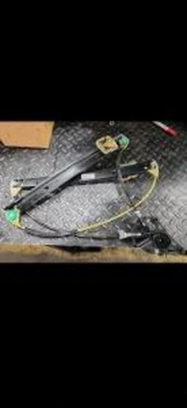 AUDI Q3 DELOVI PODIZAC STAKLA PREDNJIN8U0837462 | Audi a1  a3 a4 a5