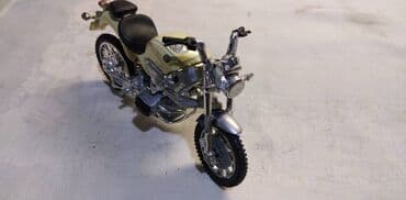swarovski kristali cena: Motori 1:18,ocuvani cena za kom — 24