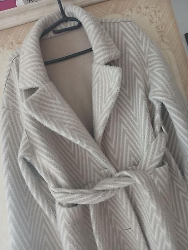 Women's Footwear: Ženski kaput sa vezivanjem u struku placen 18 000 din - Model: ravna — 3