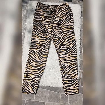 pantalone 44: F&F Naznacena vel.38 Poluobim struka od 36 do48 (imaju lastis — 1