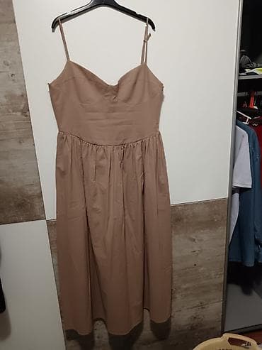 Zara Haljina na bretele, midi dužine, u neutralnoj bež/nude boji. -