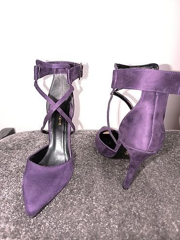 Par elegantnih ženskih cipela na štiklu u ljubičastoj boji, sa na lalafo.rs Par elegantnih ženskih cipela na štiklu u ljubičastoj boji, sa