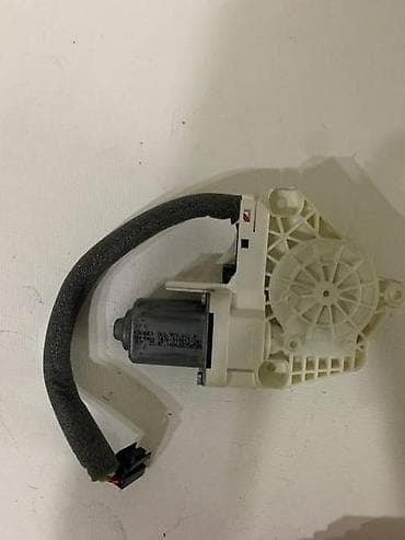 MOTOR PODIZAČA STAKLA ZA AUDI Q5 OD 2011. DO 2016. GOD. - 8KO959812A