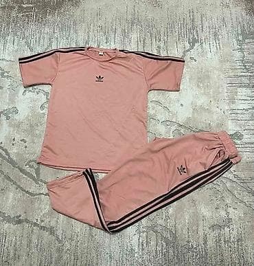 Dukserice: Dvodijelni sportski komplet (majica + donji deo) sa Adidas stilom. - — 1