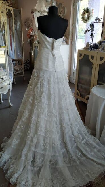 Wedding Clothes: Snežno bela top venčanica od organdina sa aplikacijama cvetova po — 3