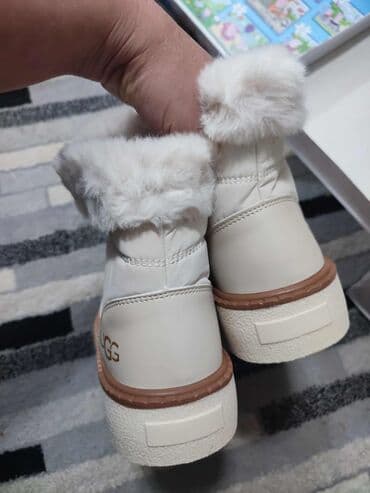 Personal Items: High boots — 7