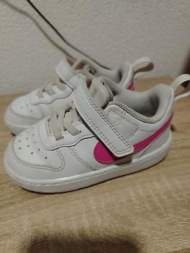 U dobrom stanju, velicina gaziste 13cm