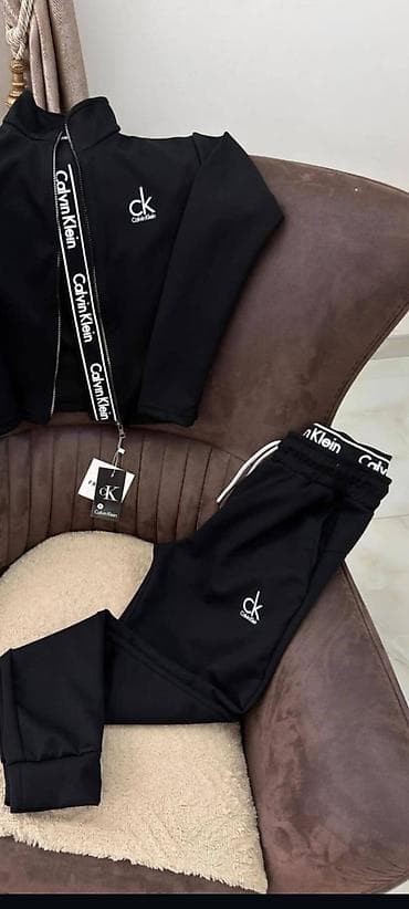 ccc beograd: Nove ženske trenerke S,M,L,XL, veličine za samo 3800 din
pb — 3