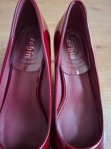 hm salonke: Crvene lakovane cipele,40 br,duzina gazista 26 cm,visina potpetice — 7