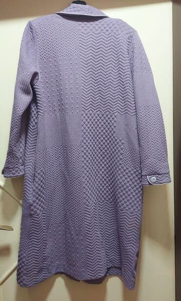 Women's Clothing: Ženski bademantil na kopčanje, lila boje. - Duži kroj, do kolena ili — 2
