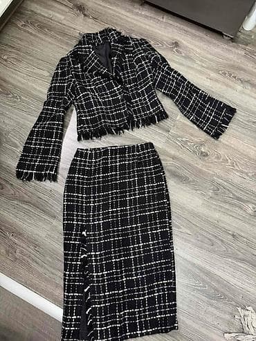 Women's Footwear: Zaista prelep i moderan komplet; Materijal je takav, dva puta nošen — 1