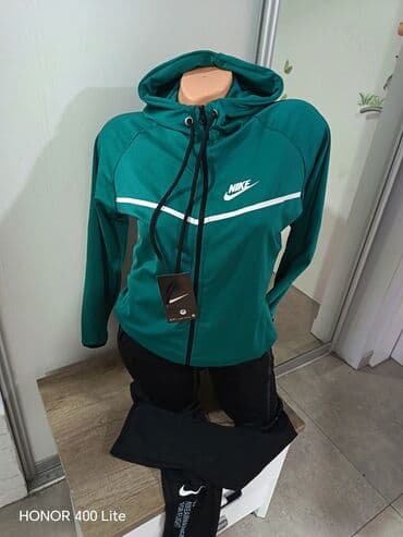 S i M. Cena 3700 din