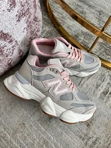 ranac za mame: NB 9060 No 1
Cena: 3500 din
Brojevi: 36-41
PS✨ — 1