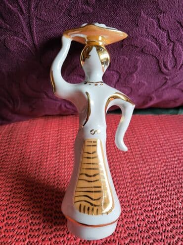 šoljice za kafu porcelan: Figura nova Zajecar porcelan. Pozlata perfektna — 2