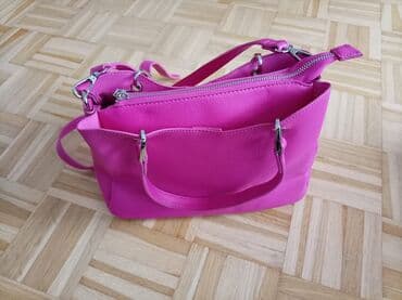Personal Items: Ženska torba u jarkoj pink boji - Materijal: veštačka koža sa finom — 2