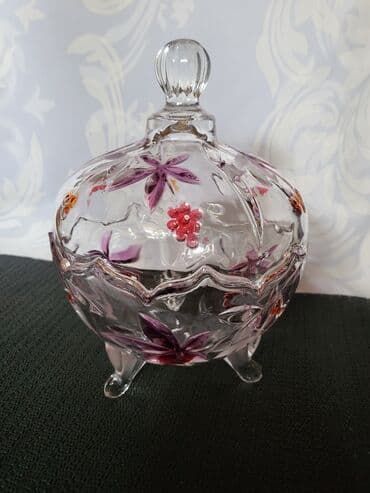 Sweatpants: Nova bombonijera. Bombonijera nova,sve na njoj odsjaj od svetla — 2