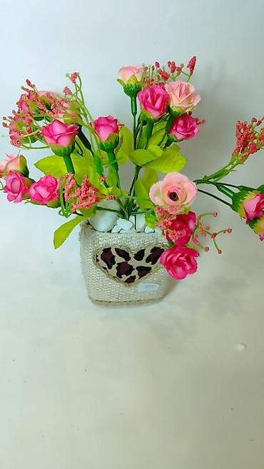 Prehrambeni proizvodi: Dekorativna aranžmanska saksija sa veštačkim ružama - Aranžman: buket — 3