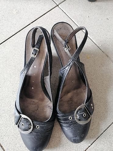 second hand kod goce: Crne ženske sandale na punu petu - Model: slingback sa otvorenom — 1