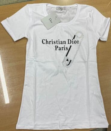 versace majice zenske: Zenske majice
S.m.l
1800 — 9