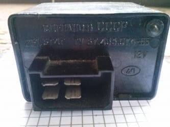 osigurac za instrument tablu: Automat zmigavaca lada niva,2107 riva,2105,2104 i starije. Ocuvano — 2