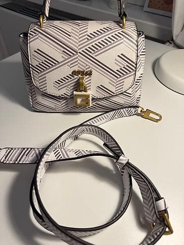 Guess torbica, dobro ocuvana