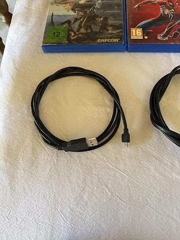 bagat mašina za šivanje: Soni PS 4 1Tb (sa tri dzojstika) i 19 igrica. Ocuvan i bez ostecenja — 8
