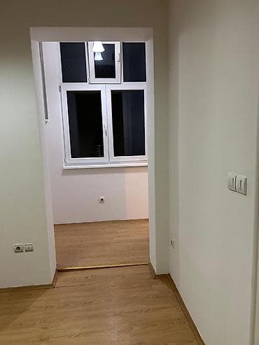 kuca na prodaju nis: Izdajem stan ( salonac sa visokim plafonom) 60 m2 u Bulevaru Kralja — 3