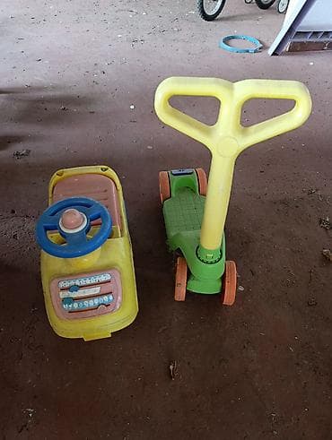 plava haljina: Dečji set za vožnju – 2 igračke na točkiće - Gurajuće auto na četiri — 2