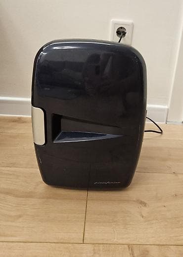 aparat za espresso cena: Mini frizider PININFARINA YT-A-500 Ispravan mini frizider poznatog — 1
