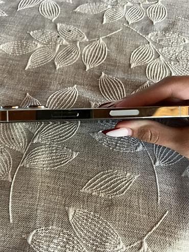 iphone xs 100€: Na prodaju iphone 13 pro 128gb Stanje 9/10 Na telefonu je stavljeno — 2