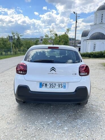 lidl kompresor za vazduh: Beli automobil marke Citroen C3 sa crnom maskom hladnjaka i crnim — 5