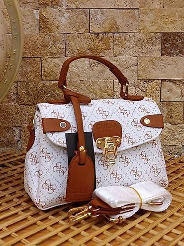 ključ za lift: GUESS 1981 ženska torba – mini satchel model - Dimenzije približno — 1