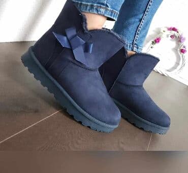 Ugg obuća: Ugg mini čizme, bоја - Crna — 2