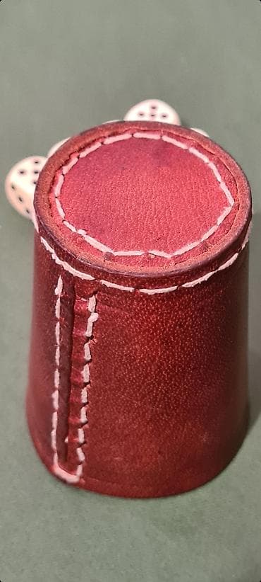 kockice za jamb: Na prodaju od čiste kože čašica za bacanje kockica sa setom od 8 istih — 4