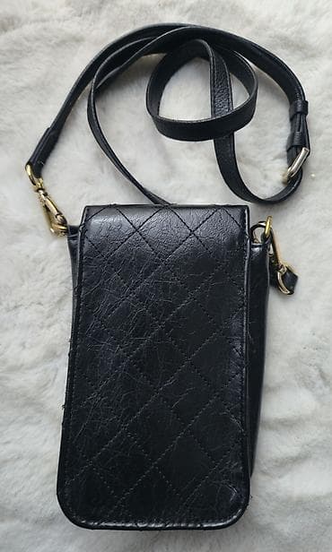 zara aksesoari: CHANEL Make up. Mala crna torbica preko ramena za mobilni i sitnice — 5
