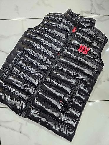 blejzer muski: Prsluk Hugo Boss, bоја - Crna — 1