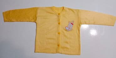 Kupaći kostimi: Džemper za devojčice
Veličina 4
Cena 100 din — 2