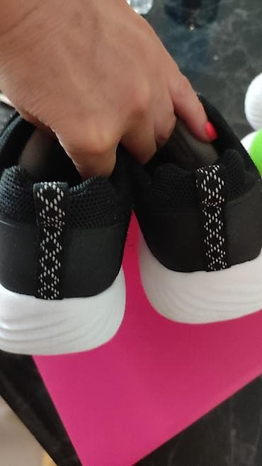 saucony patike iskustva: Skechers dečije patike – crno‑bele - Model sa elastičnim pertlama i — 7