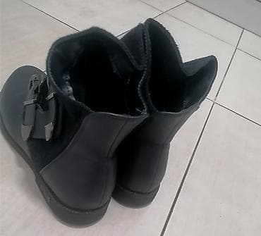 rimski broj 39: Čizme, 38 — 3