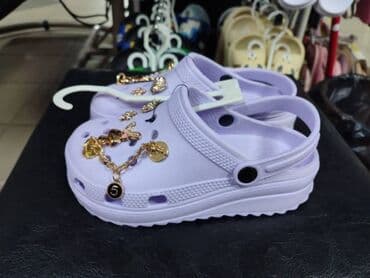 bata obuća: Prelepe decije papuce 
Vel 18-35
1600 din
sd
szd — 10
