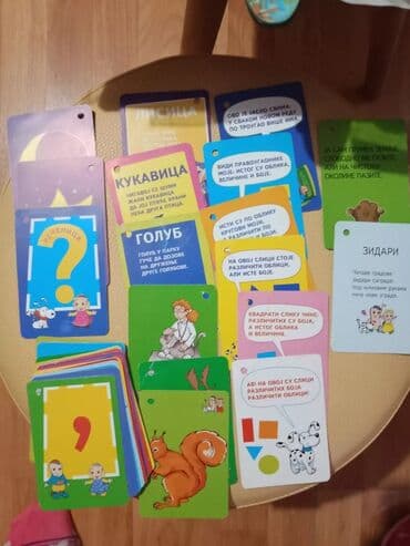 pametne igracke za decu: Raznovrstan set igračaka, uključujući automobile, figure i druge sitne — 7