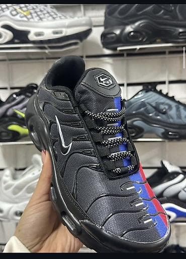 deichmann papuče za plažu: Patike – crne, sportski model sa vazdušnim jastučićima u đonu — 1