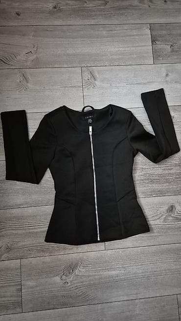 Crni ženski sako/blazer sa rajsferšlusom – AMISU - Model: strukirani