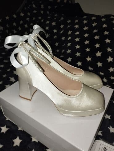 Sweatpants: Pumps, 42 — 2